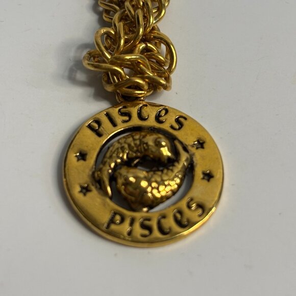 Charm Bracelet Pisces Zodiac Gold Tone Chunky Chain Intricate Fish Medallion Y2K - Picture 8 of 9
